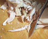 Салат «Жар-птица» с курицей и маринованными опятами Салат «Жар-птица»: рецепт традиционный